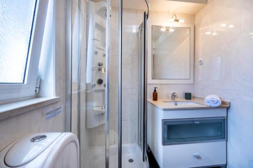 Casa May - Spacious family home with great outdoors! - Housity