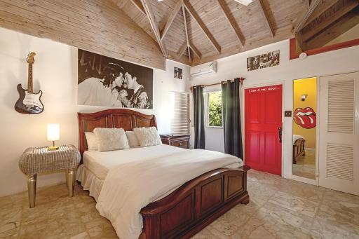 Hospitality Expert Jagger - Tour Pool Bar Beach - Housity
