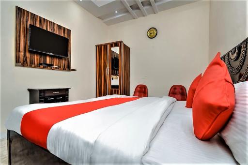 Florence Residency & Riviera Inn - Housity