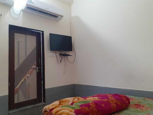 OYO Psr Restaurant And Hotels - Housity