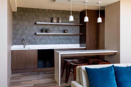Boston Marriott Newton - Housity