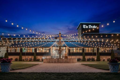 The Drake Oak Brook, Autograph Collection - Housity