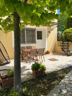 Julias Village-Allure - Housity