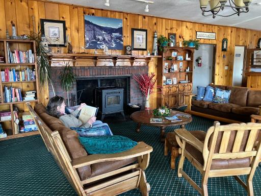 Lighthouse Inn - Housity