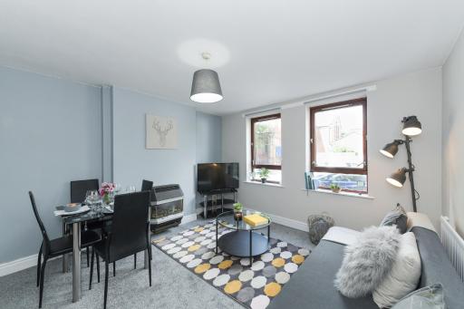 Lambley Court - Cozy Break In Notthingham - Housity