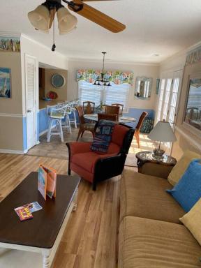 Beach Breeze 3, pet friendly, walking distance to Atlantic Ocean free parking - Housity
