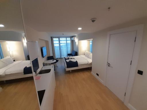 Smart Aparthotel Orbi City - Housity