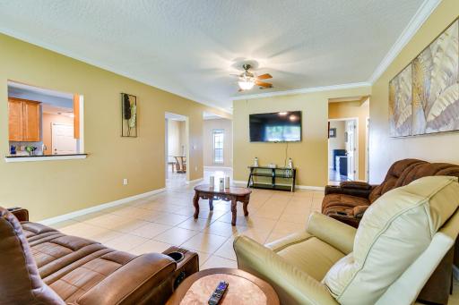 Crestview Vacation Rental Day Trip to Destin! - Housity