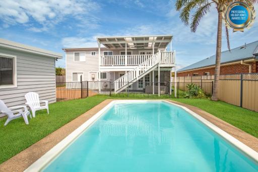 Swell I Pet Friendly I 2 Mins Walk to Beach - Housity