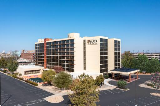 University Plaza Hotel - Housity