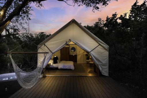 Glamping at Cherry Cove W/ Hot Tub! - Housity