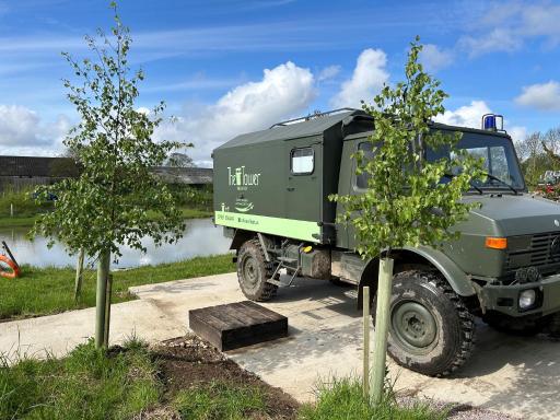 Unimog - army ambulance - Housity