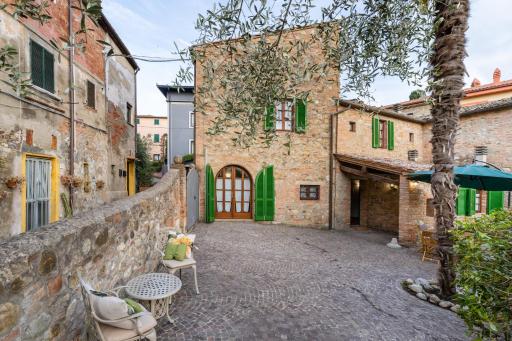 Lajatico Rentals - Casa di Alice nel Borgo - Housity