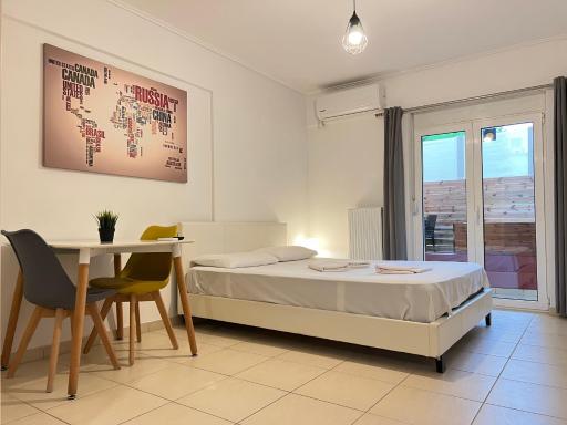 Jacuzzi studio close to athens airport!! - Housity