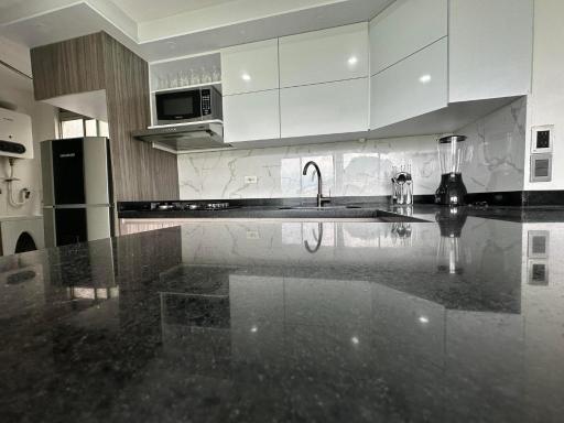 Moderno apartamento con vista a las montañas - Housity
