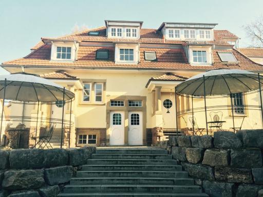 Hotel Hahn Gondelsheim - Housity