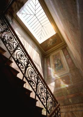 Unfound Door - Design Hotel - Housity