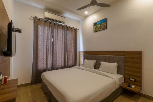 Hotel Global Inn Gold Lucknow - Housity