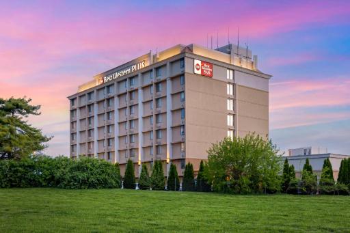 Best Western Plus The Charles Hotel - Housity