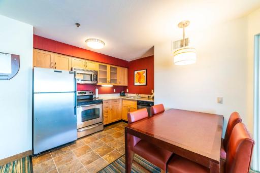 Metro PHX Upstairs 2bd sleeps 6 heated pool NO PETS ALLOWED - Housity