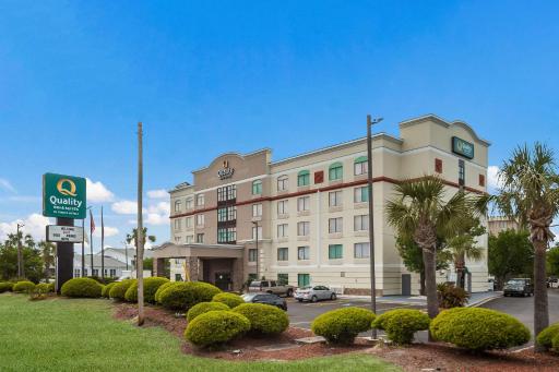 Quality Inn & Suites - Housity