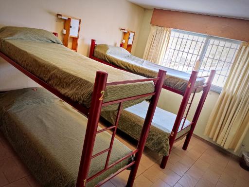 "B" SPAcio Hostel y Arte -Habitación Privada TWIN- Baño Compartido - Housity