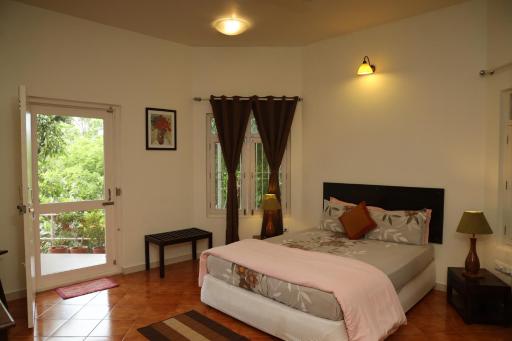 Copperhill- A Luxury Homestay - Housity