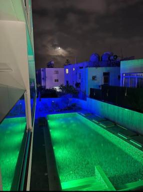 Sunny Blue Hotel - Housity