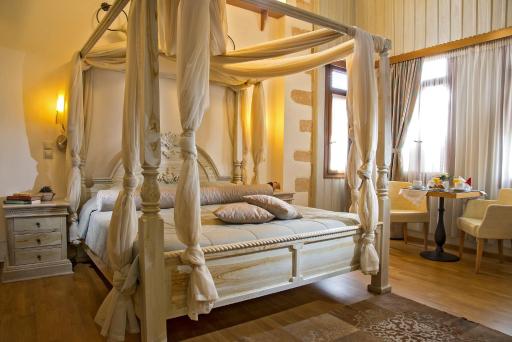 Ionas Boutique Hotel - Housity
