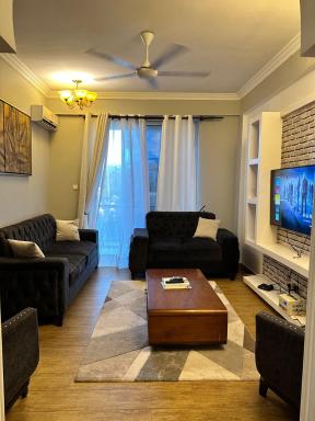 ROJO’s FULLY-FURNISHED 3-BEDROOM CONDO - Housity