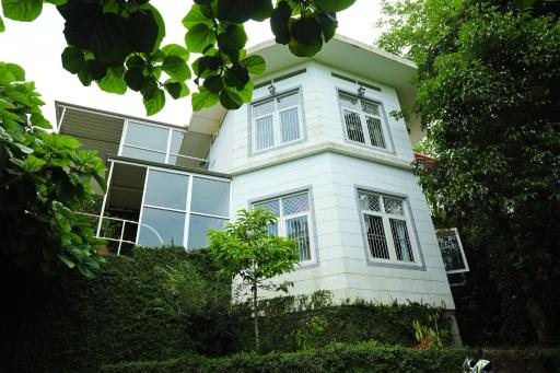Copperhill- A Luxury Homestay - Housity