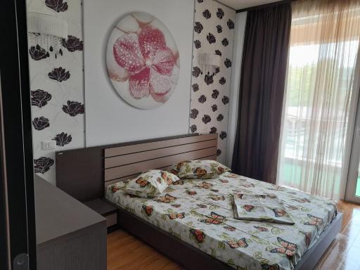 Apolonia Cata si Miha - Housity