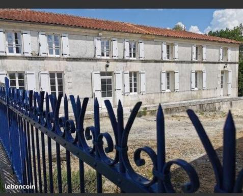 Chambre d'hôtes dans maison charentaise - Housity