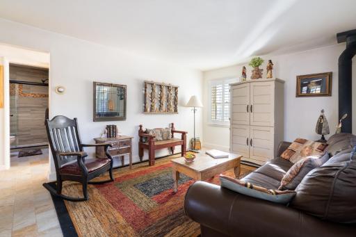 Casita de Jeanetta, 2 Bedrooms, Fireplace, Patio, WIFI, Sleeps 4 - Housity