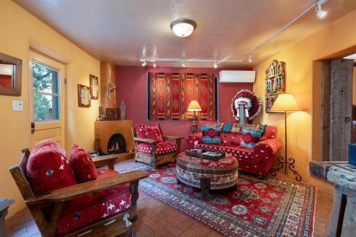 Bonitas Casita, 2 Bedrooms, Patio, Hot Tub, Pet Friendly, Sleeps 4 - Housity