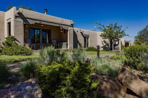 Artist Road #30, 2 Bedrooms, Fireplace, Pool Access, Washer/Dryer, Sleeps 4 - Housity