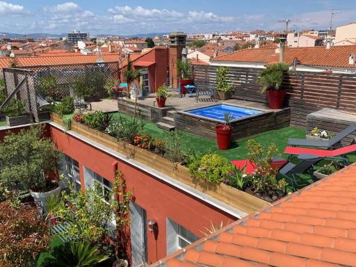 Le Patio Père Pigne Guestroom - Hizvo