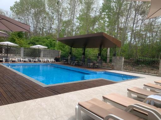 Park and pool rooms - Housity