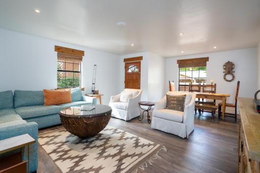 Hillside House - Housity