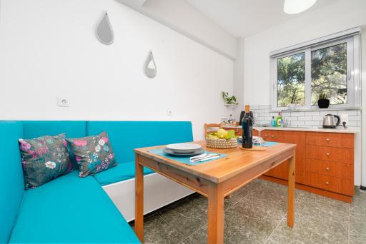 Small Patak House - Housity