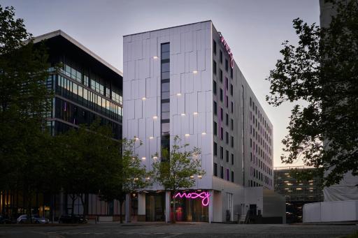 Moxy Milton Keynes - Housity