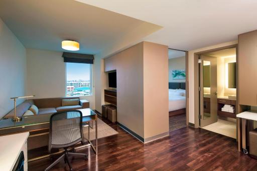 Element Boston Seaport District - Housity