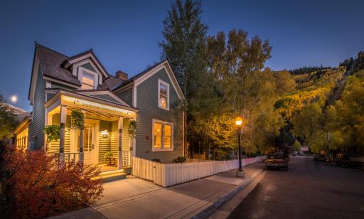 Dunton Town House Hotel - Housity