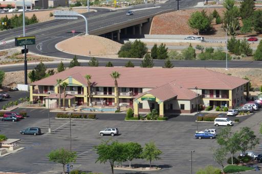 America's Best Inn & Suites Saint George - Housity