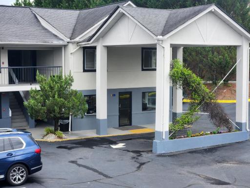 Days Inn by Wyndham Dahlonega University Area - Housity
