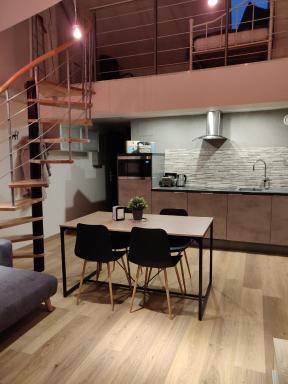 Le business, duplex moderne special PRO de passage - Housity
