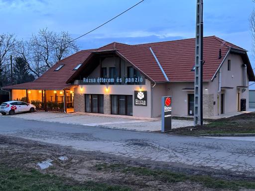 Rózsa Étterem & Panzió - Housity