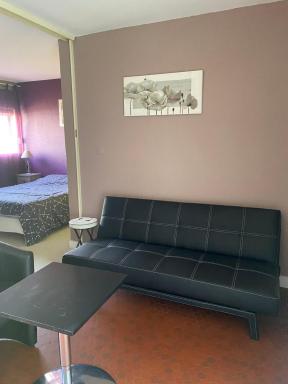 Chez Francoise - Housity