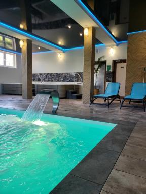Dom Jastrzębia z basenem i jacuzzi - Housity