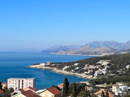 House with pool and sea view - Housity